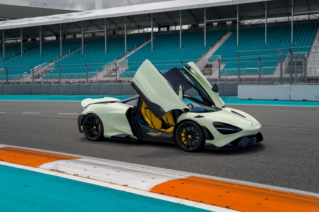 2021 McLaren 765LT - Image 11 of 31