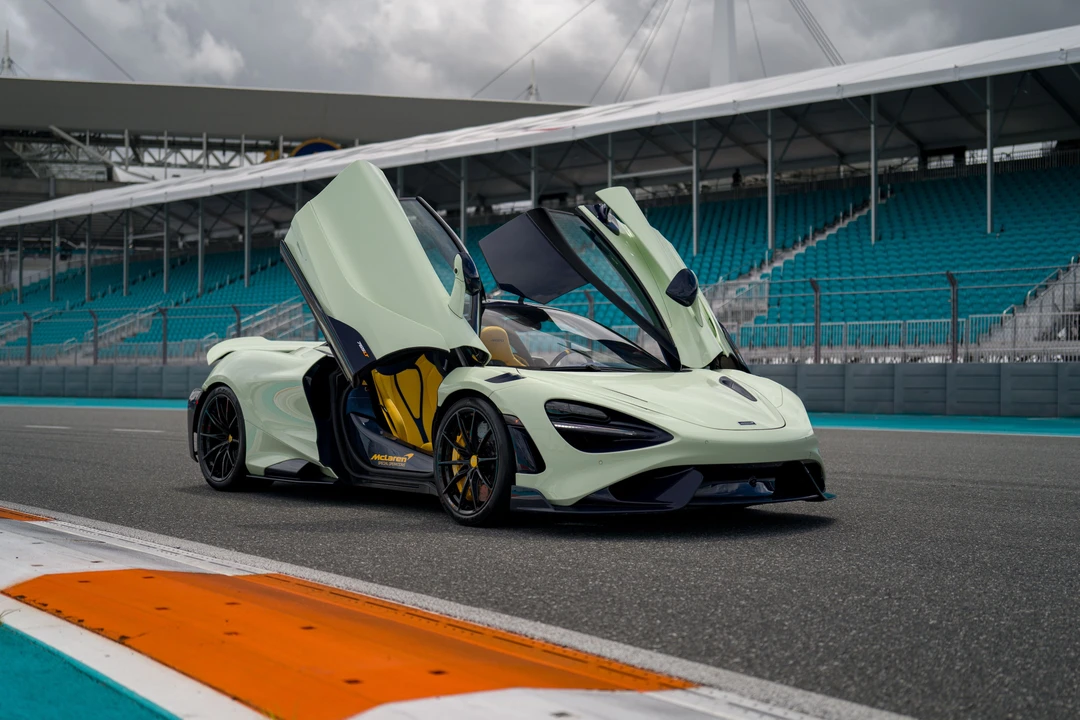 2021 McLaren 765LT - Image 9 of 31