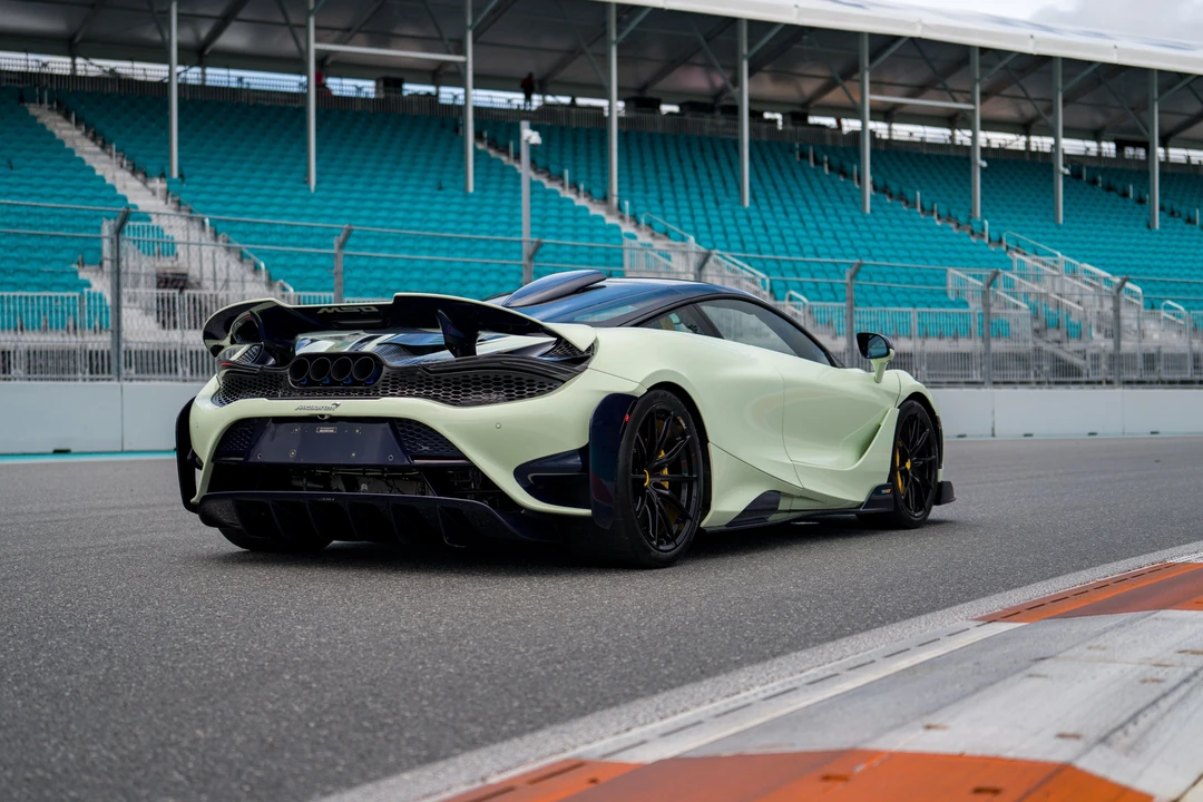 2021 McLaren 765LT - Image 3 of 31