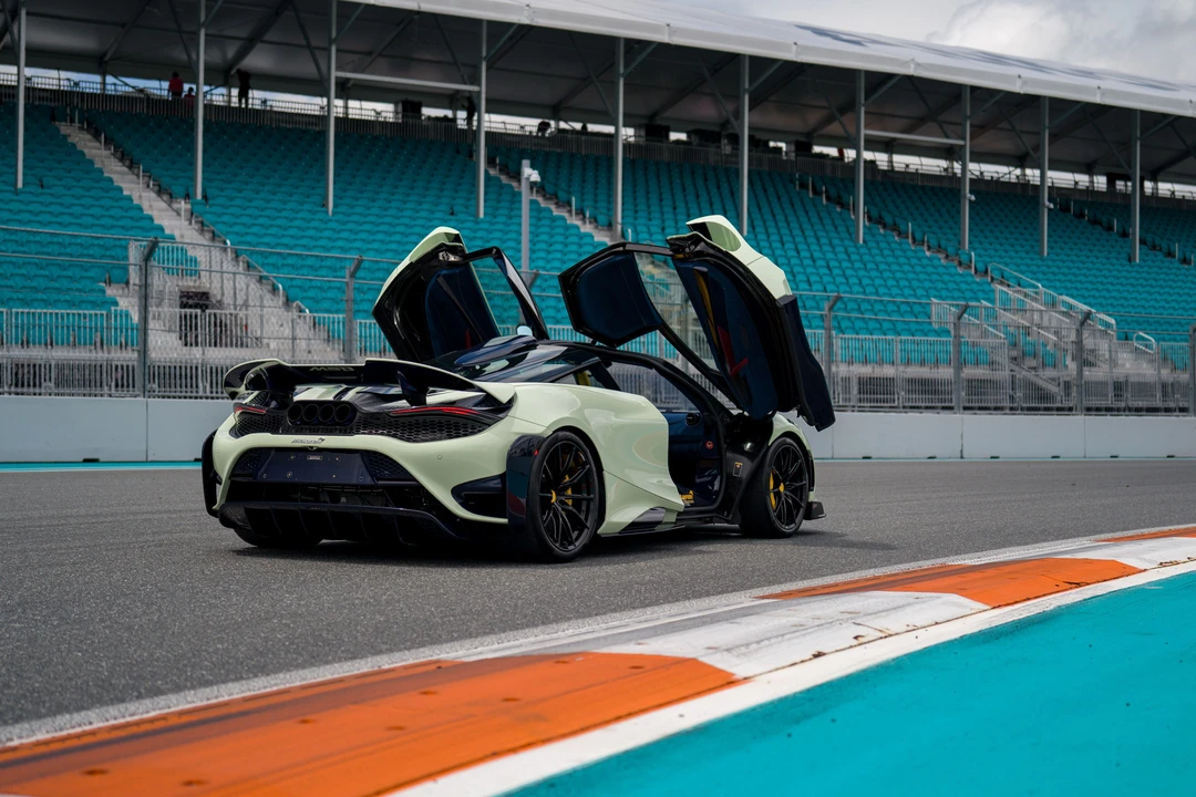 2021 McLaren 765LT - Image 7 of 31