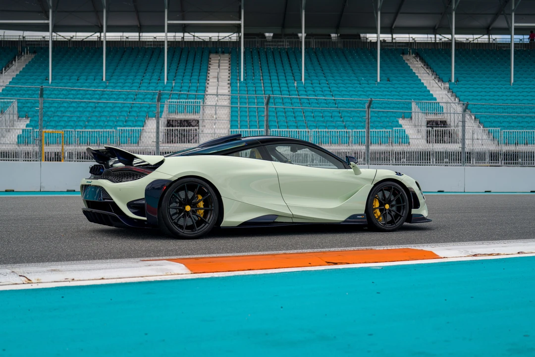 2021 McLaren 765LT - Image 19 of 31