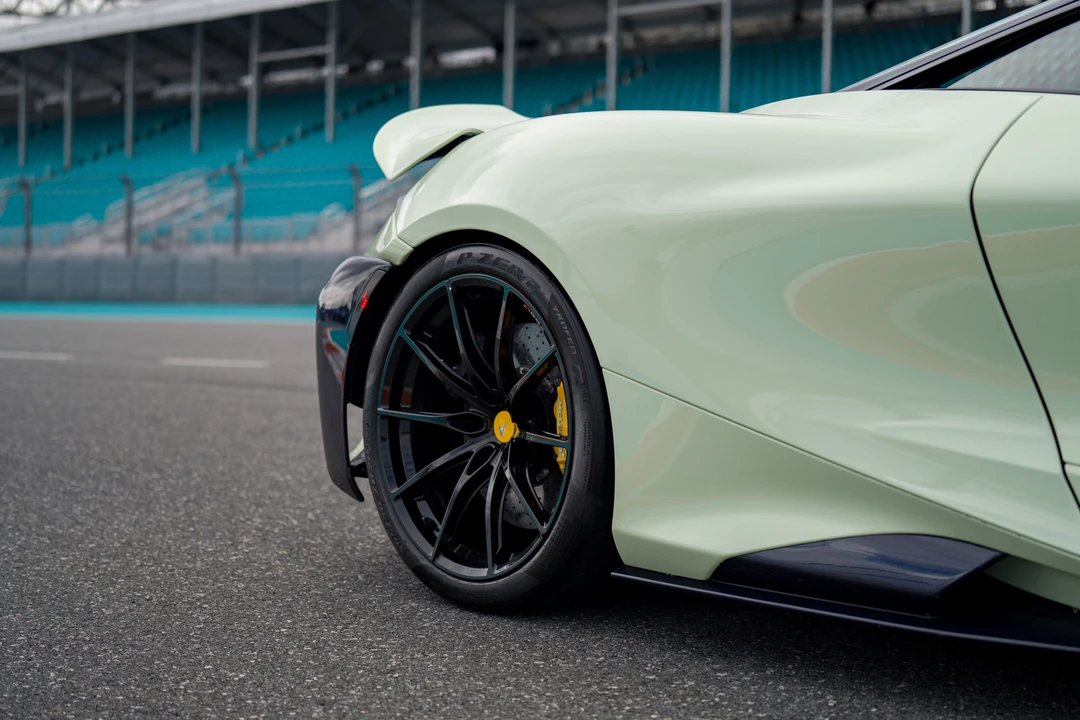 2021 McLaren 765LT - Image 14 of 31