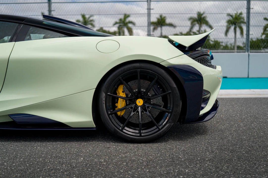 2021 McLaren 765LT - Image 30 of 31
