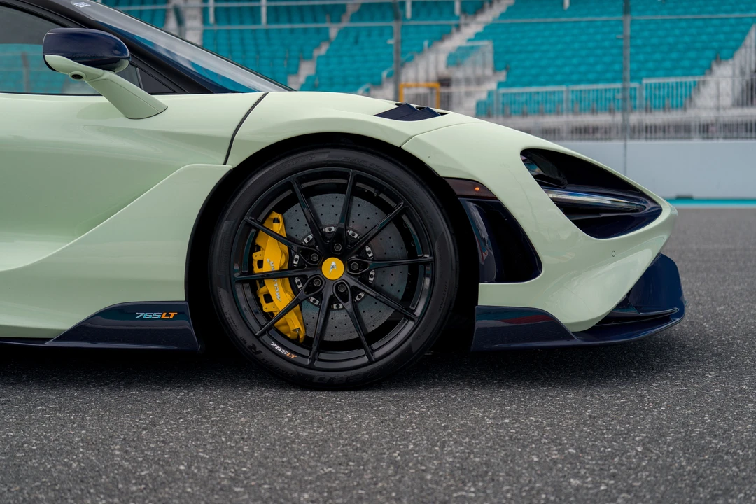 2021 McLaren 765LT - Image 16 of 31