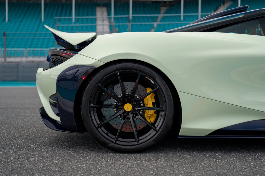 2021 McLaren 765LT - Image 13 of 31