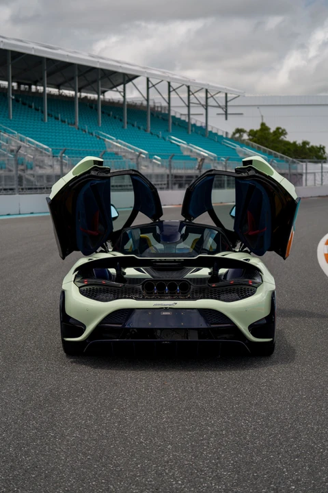 2021 McLaren 765LT - Image 8 of 31