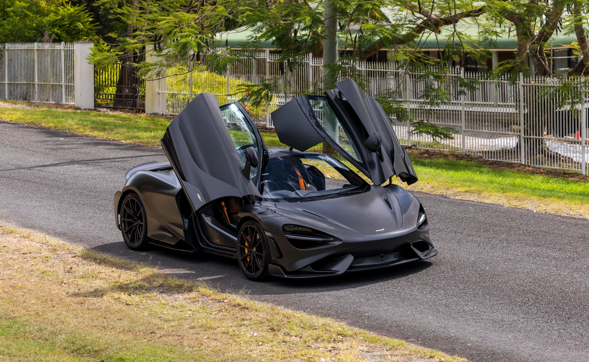 2021 McLaren 765LT - Image 24 of 31