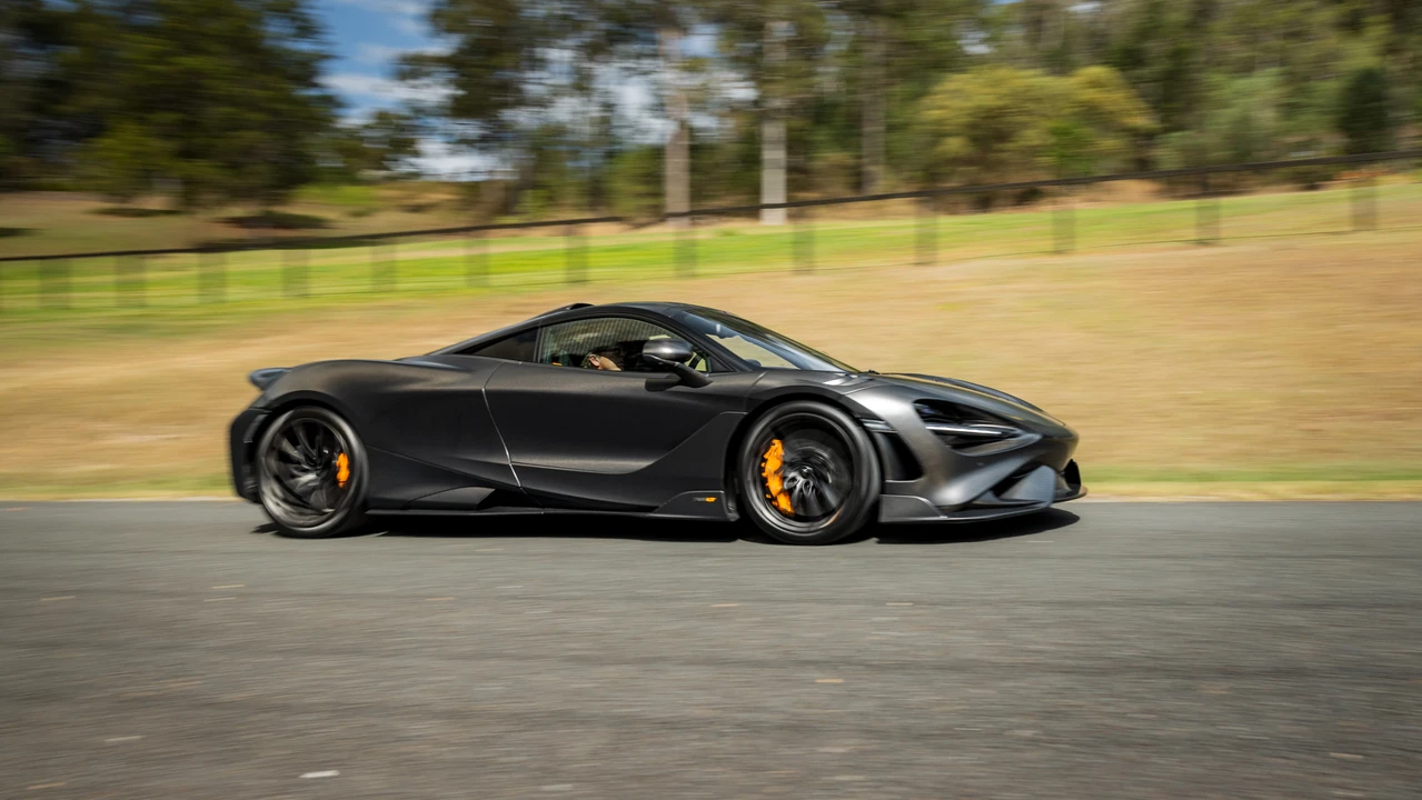 2021 McLaren 765LT - Image 12 of 31