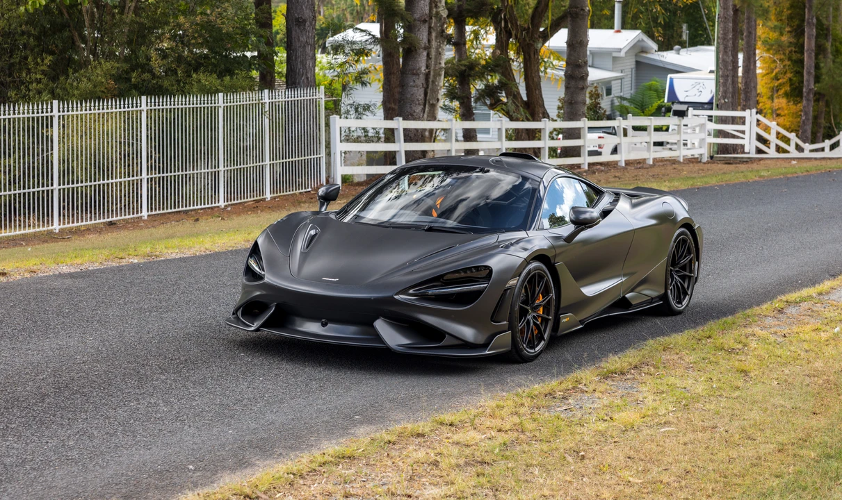 2021 McLaren 765LT - Image 9 of 31