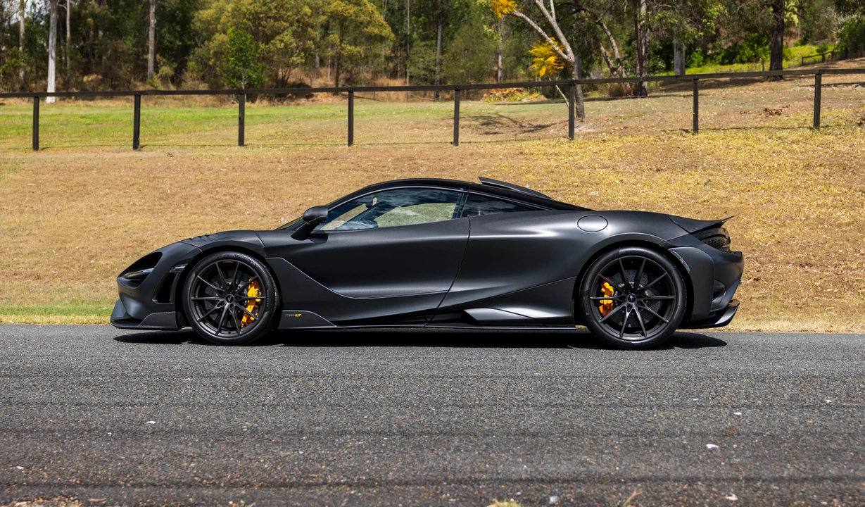 2021 McLaren 765LT - Image 8 of 31