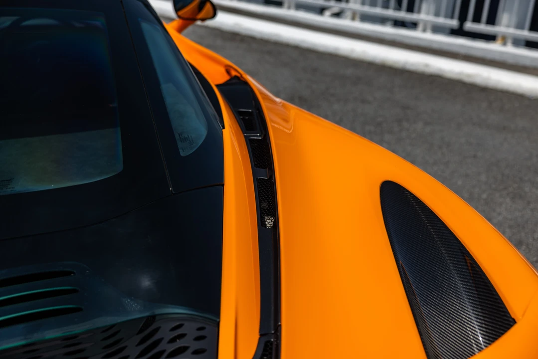 2021 McLaren 765LT - Image 27 of 31
