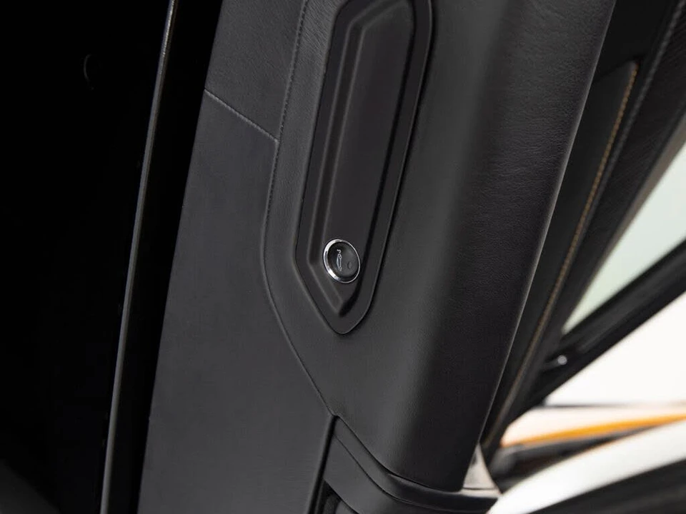 2021 McLaren 765LT - Image 10 of 31