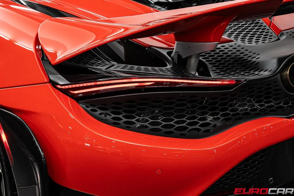 2021 McLaren 765LT - Image 24 of 31