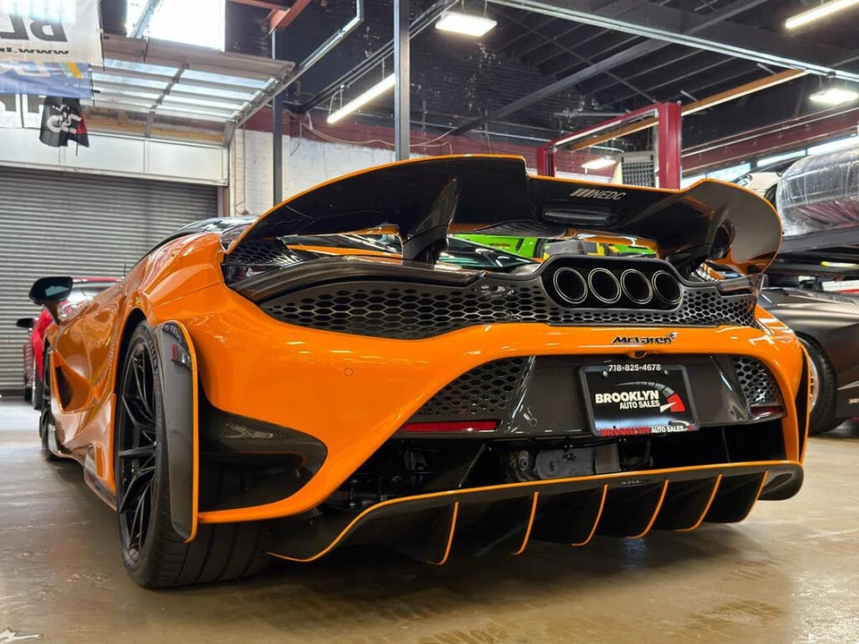 2021 McLaren 765LT - Image 10 of 31