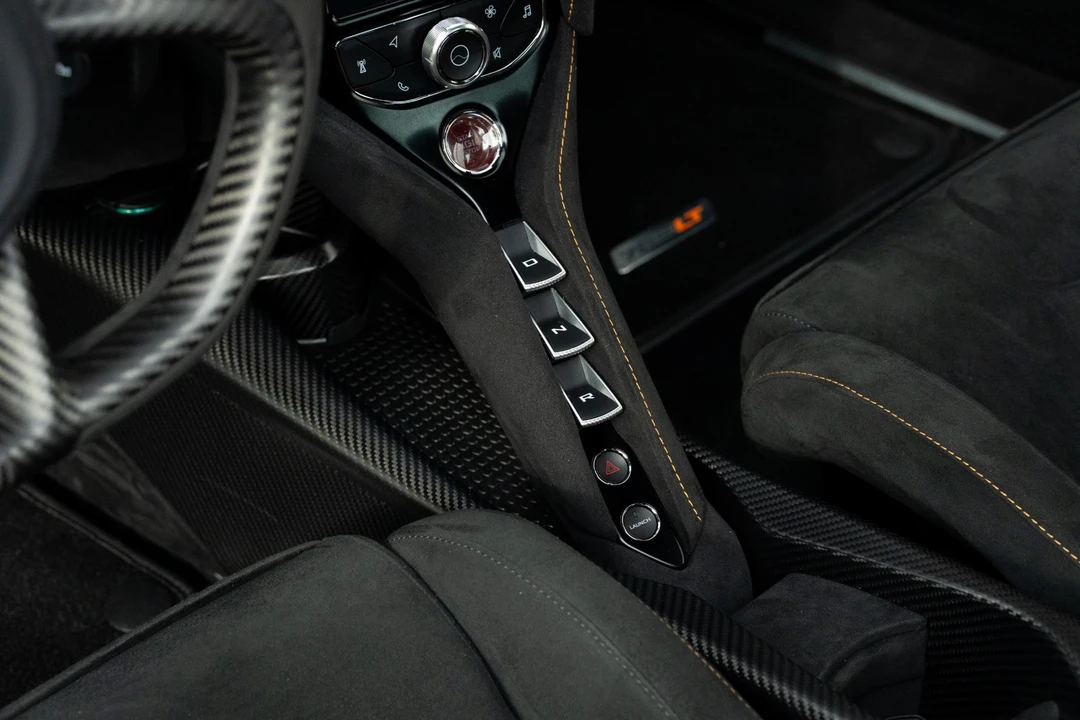 2021 McLaren 675LT - Image 7 of 21