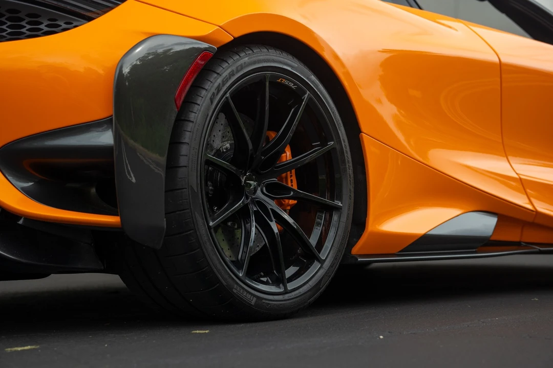 2021 McLaren 675LT - Image 17 of 21
