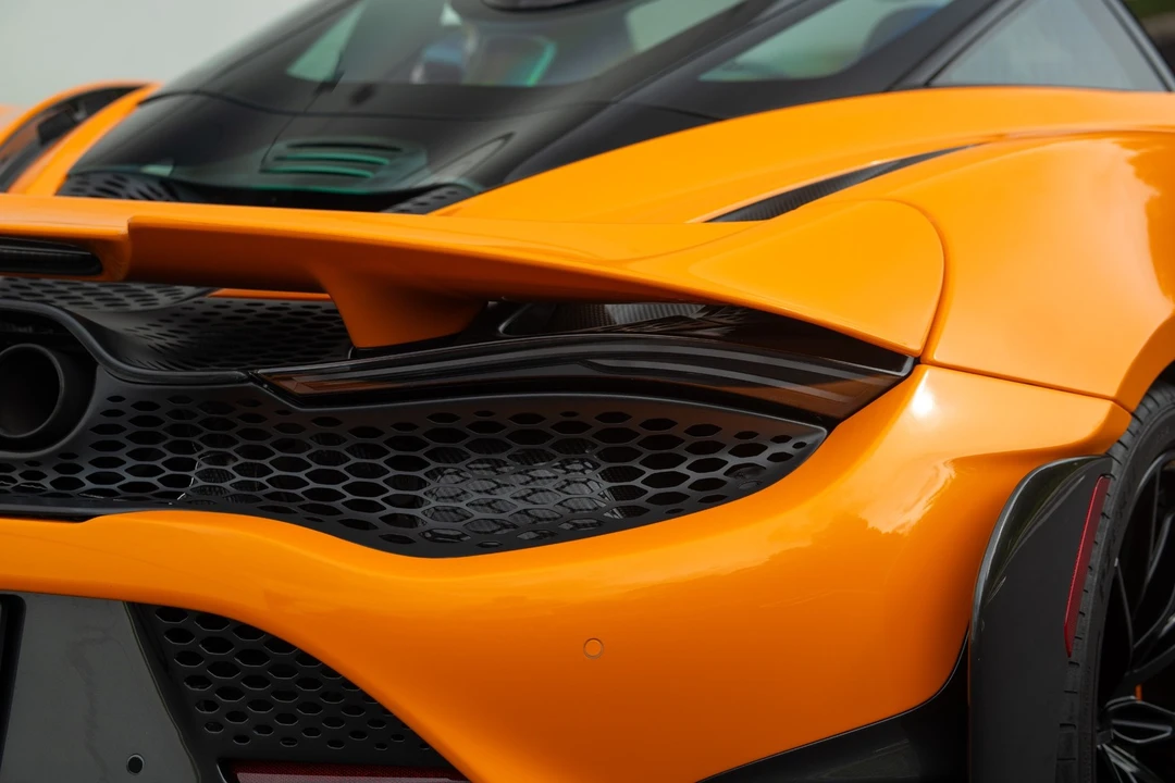 2021 McLaren 675LT - Image 18 of 21