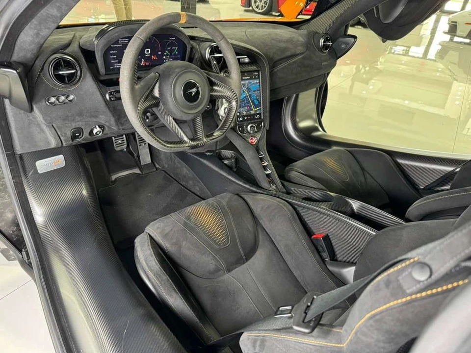 2021 McLaren 765LT - Image 17 of 21