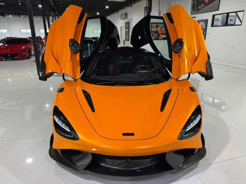 2021 McLaren 765LT - Image 10 of 12
