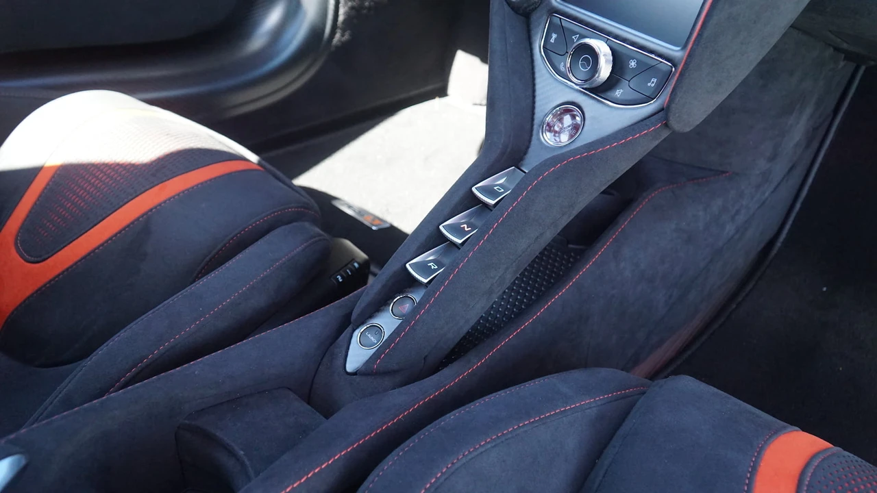 2021 McLaren 765LT - Image 11 of 31
