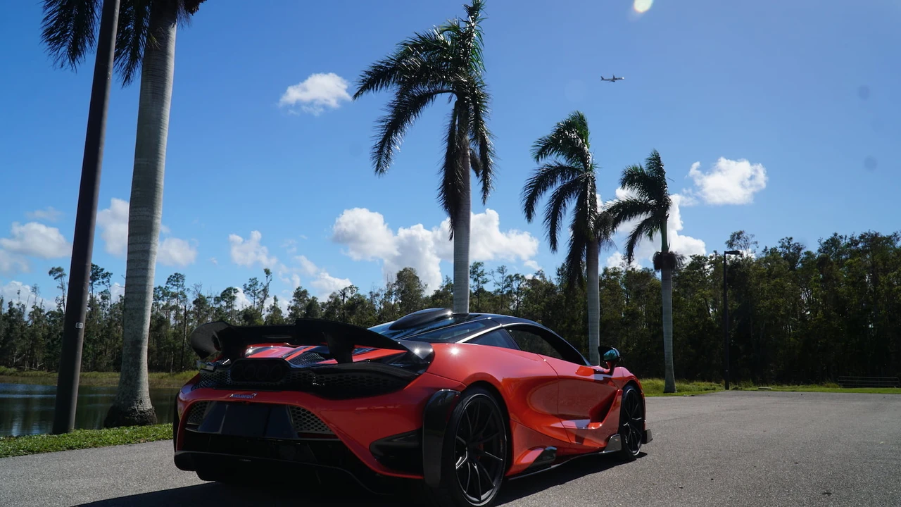 2021 McLaren 765LT - Image 14 of 31