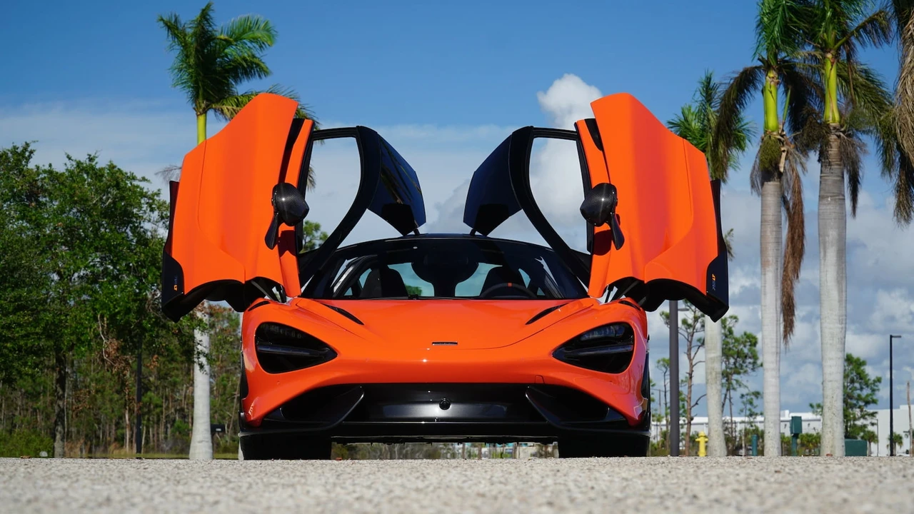 2021 McLaren 765LT - Image 16 of 31