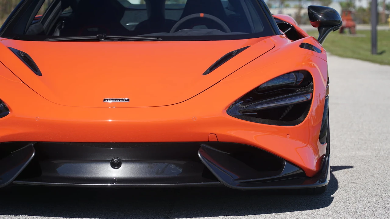 2021 McLaren 765LT - Image 22 of 31