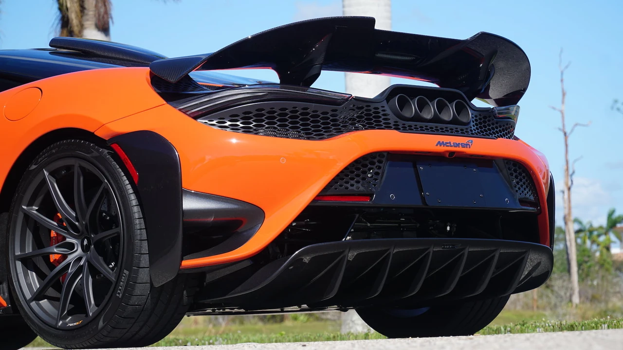 2021 McLaren 765LT - Image 23 of 31