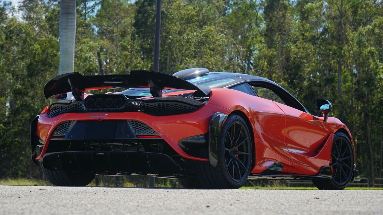 2021 McLaren 765LT - Image 30 of 31