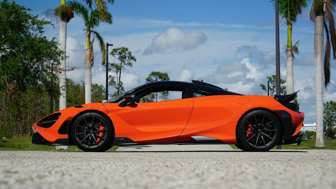 2021 McLaren 765LT - Image 31 of 31