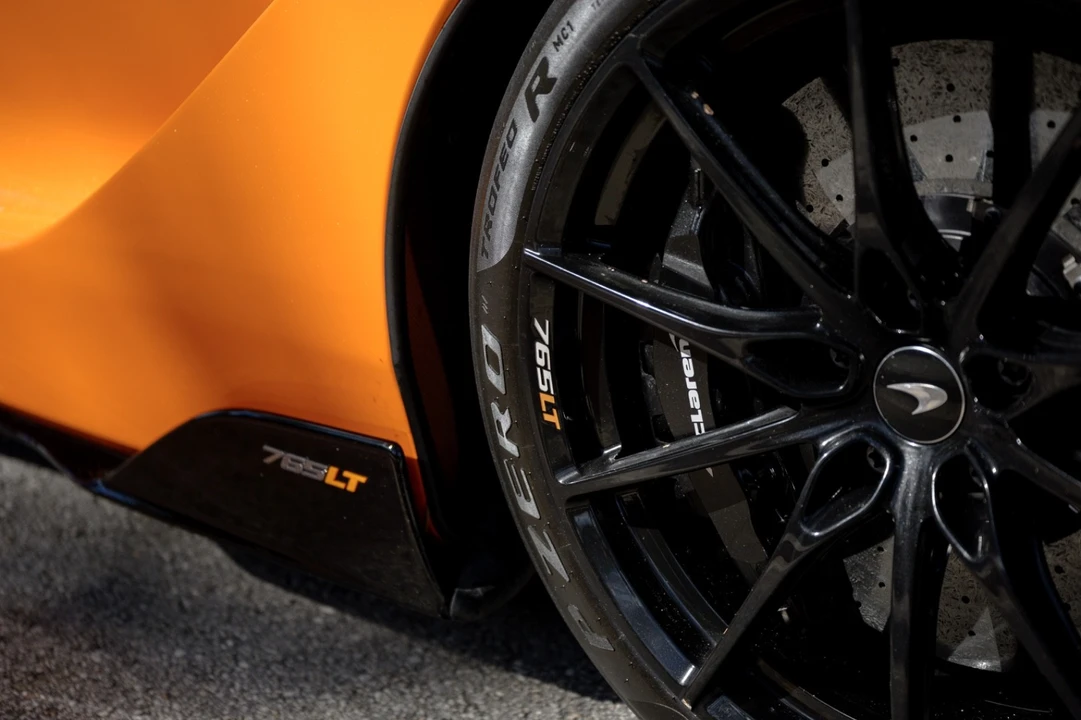 2021 McLaren 765LT - Image 14 of 20
