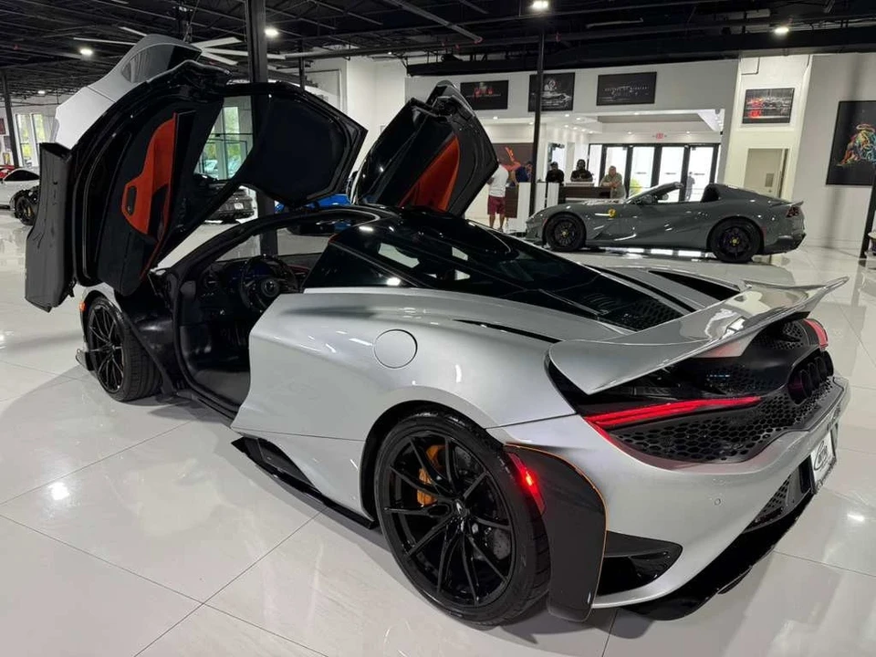 2021 McLaren 765LT - Image 13 of 21