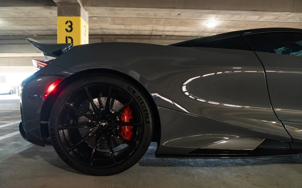 2021 McLaren 675LT - Image 28 of 31