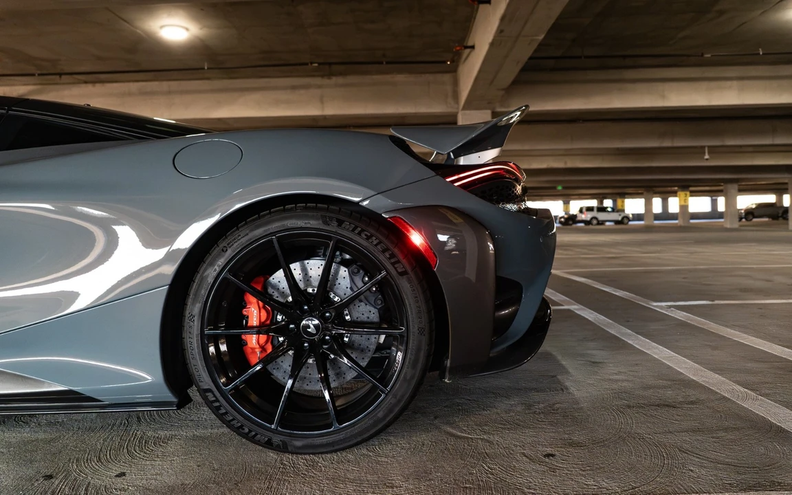 2021 McLaren 675LT - Image 17 of 31