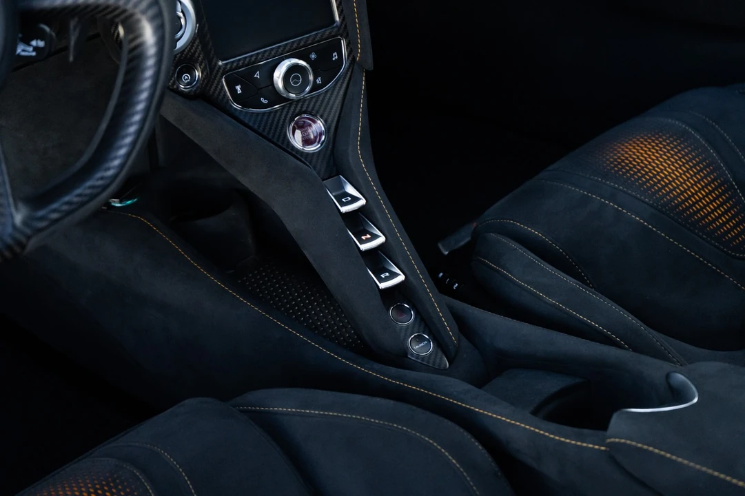 2021 McLaren 675LT - Image 17 of 21