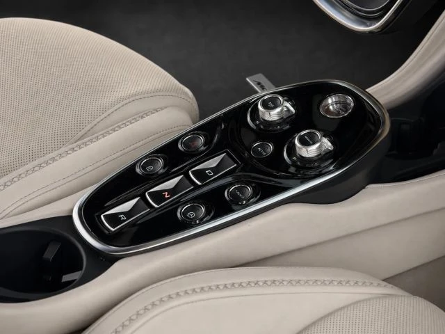 2021 McLaren GT - Image 14 of 19