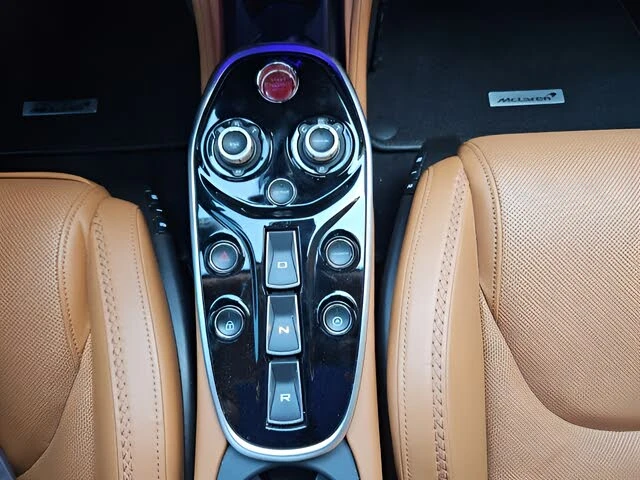 2021 McLaren GT - Image 16 of 25