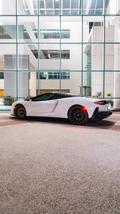 2021 McLaren GT - Image 12 of 28