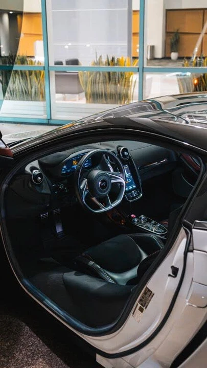 2021 McLaren GT - Image 15 of 28