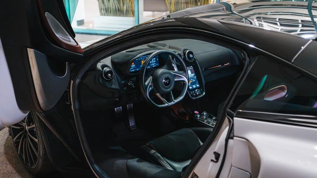 2021 McLaren GT - Image 16 of 28