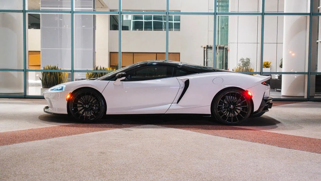 2021 McLaren GT - Image 11 of 28