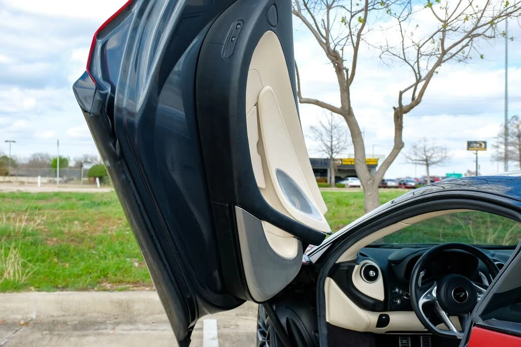 2021 McLaren GT - Image 30 of 31