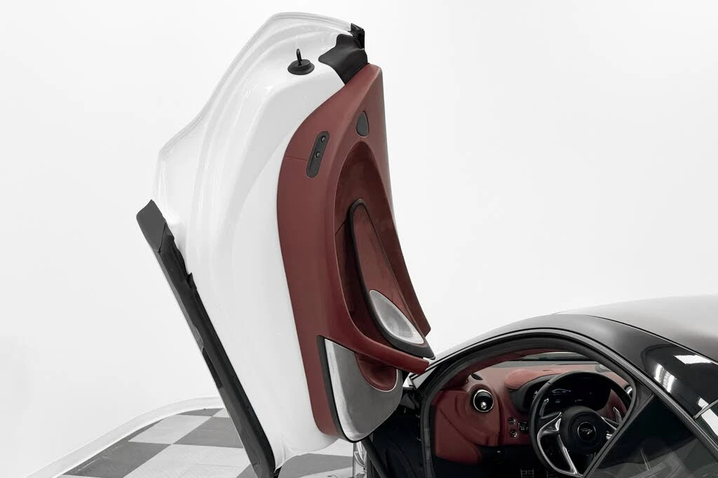 2021 McLaren GT - Image 27 of 31