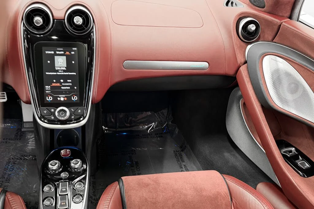 2021 McLaren GT - Image 25 of 31