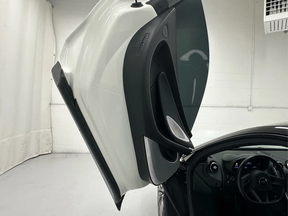 2021 McLaren GT - Image 16 of 30