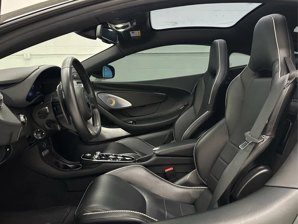 2021 McLaren GT - Image 11 of 30