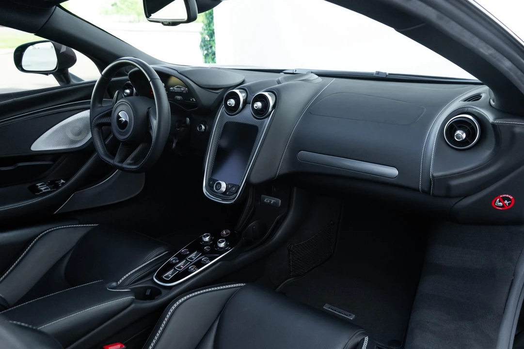 2021 McLaren GT - Image 15 of 21