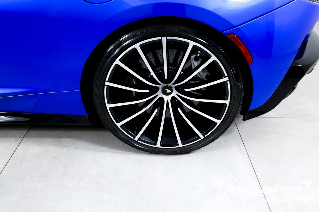 2021 McLaren GT - Image 28 of 31