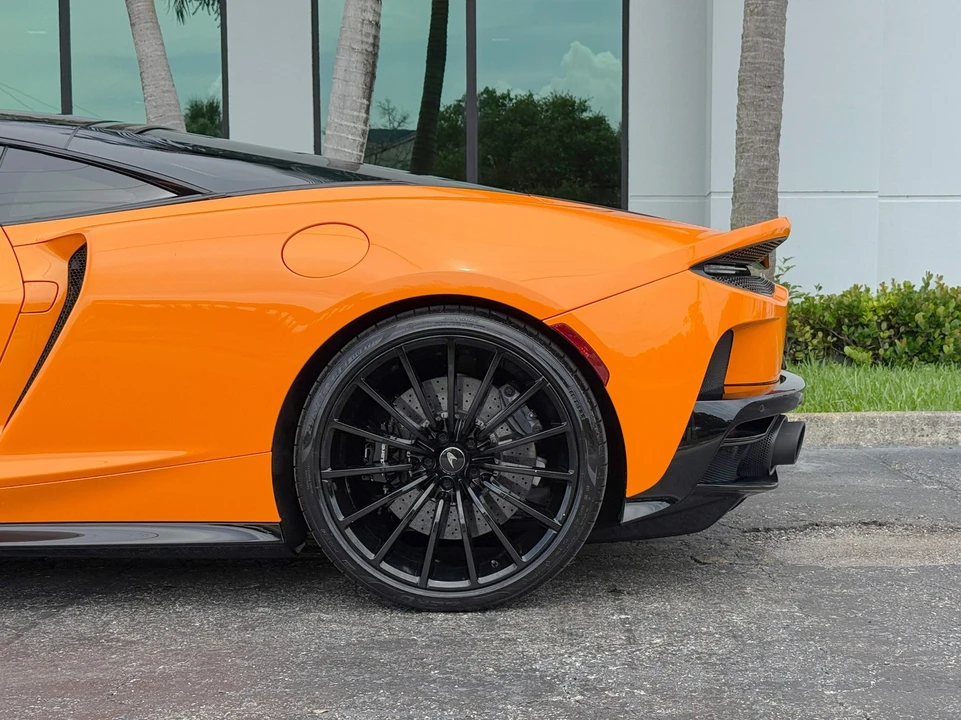 2021 McLaren GT - Image 14 of 31