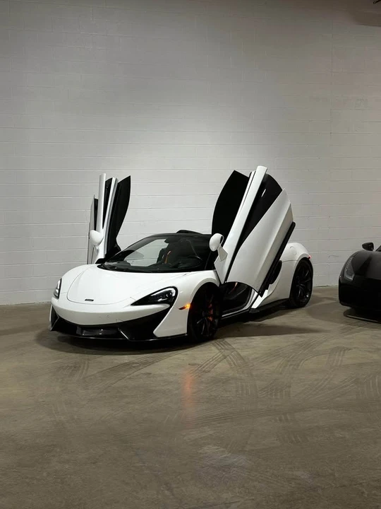 2021 McLaren 570S Spider - Image 2 of 2